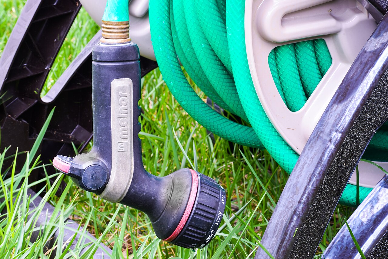 Garden hose reel